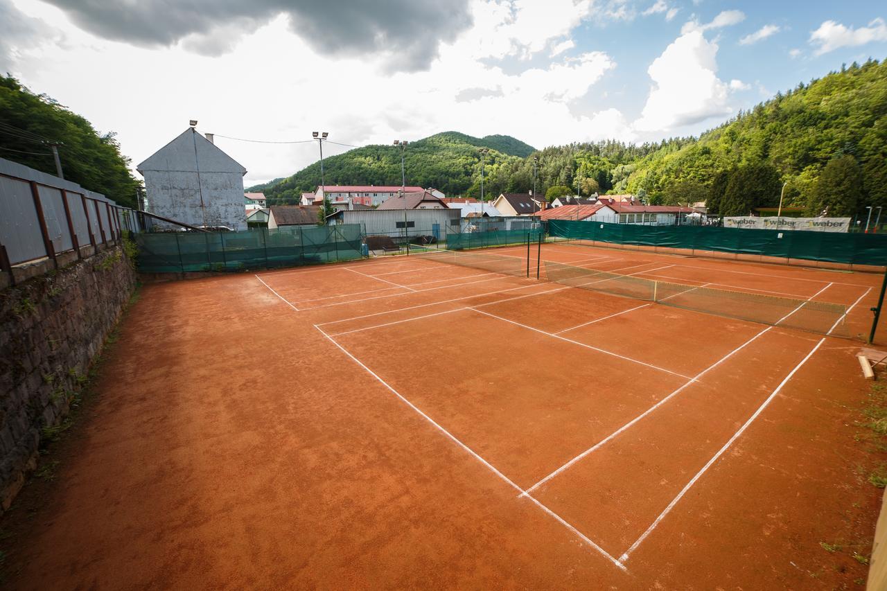Hotel Daro Banska Stiavnica Exterior foto